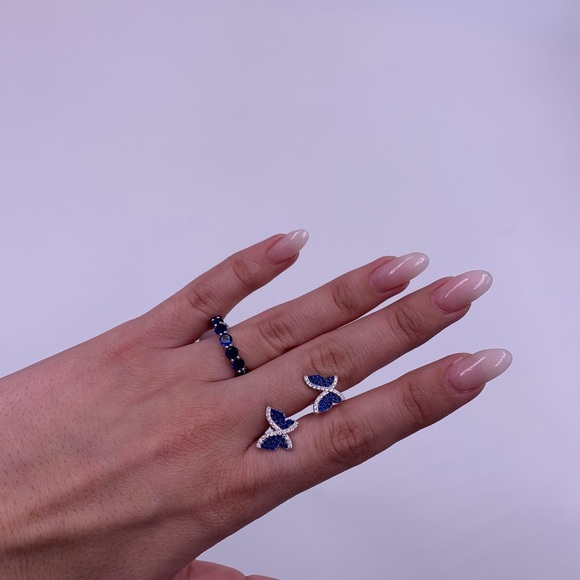 Blue butterfly set stud earrings and band - Picture 3 of 4